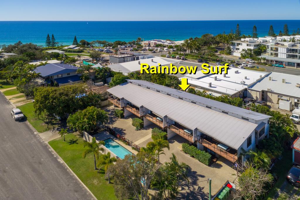 Unit 1 Rainbow Surf - Modern, Two Storey Townhouse With Large Shared Pool, Close To Beach And Shop - thumb 2