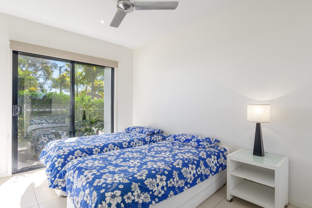 Unit 5 Rainbow Surf - Modern, Double Storey Townhouse With Large Shared Pool, Close To Beach And Shop - Accommodation BNB 3