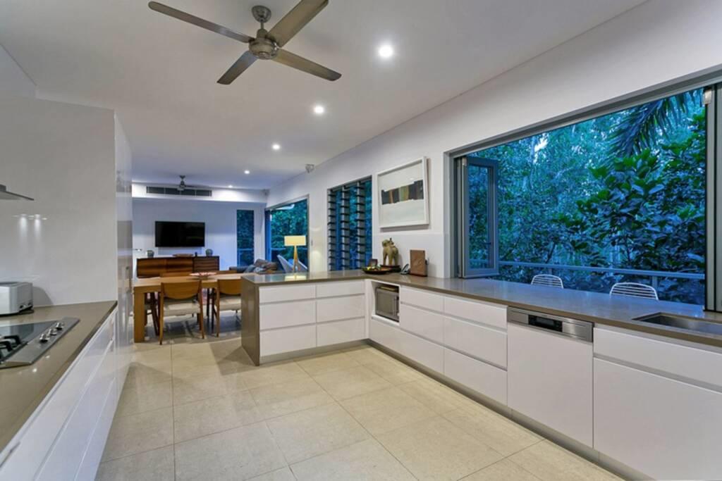 Veldree Palm Cove Rainforest Views,Privacy,Close To The Beach And Restaurants - thumb 2
