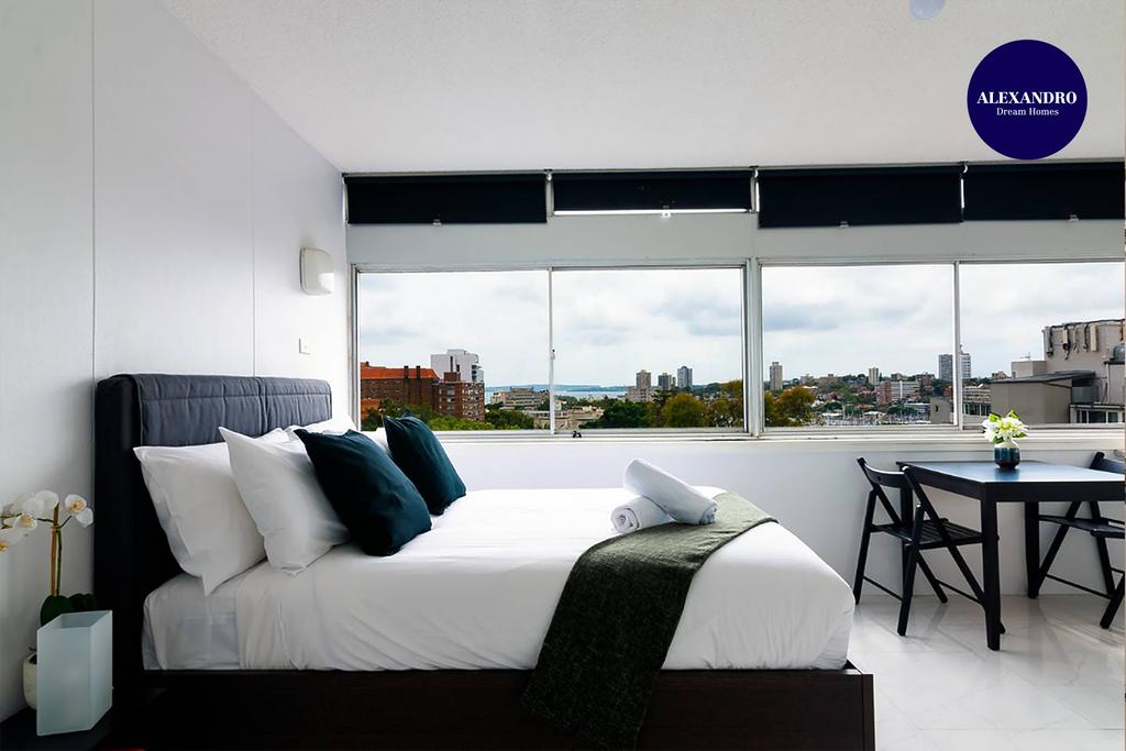 Views To Die For// Studio Rushcutters Bay // Free Parking - Accommodation Adelaide