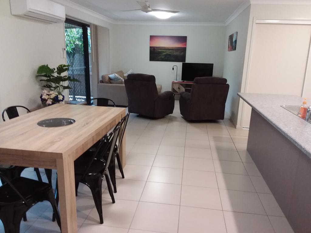 Waratah and Wattle Apartments - Accommodation Adelaide