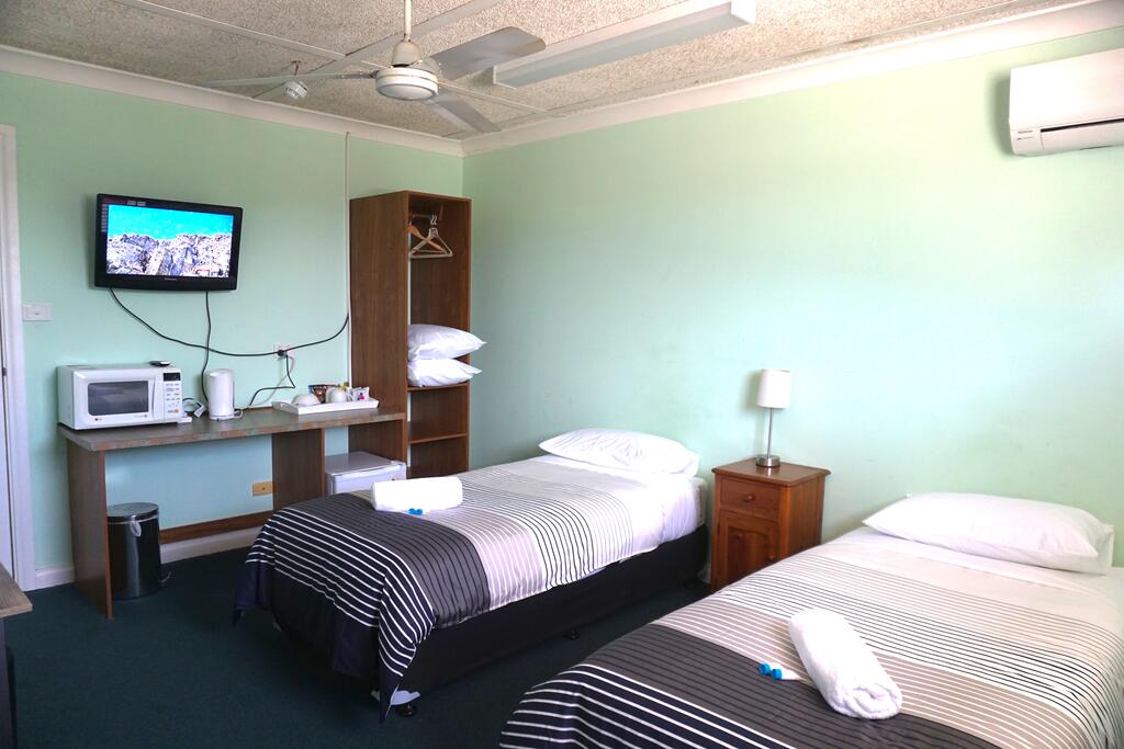 Warners Bay Hotel - Accommodation ACT 3