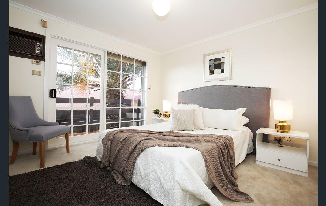 The Gallery Hours - Accommodation in Bendigo