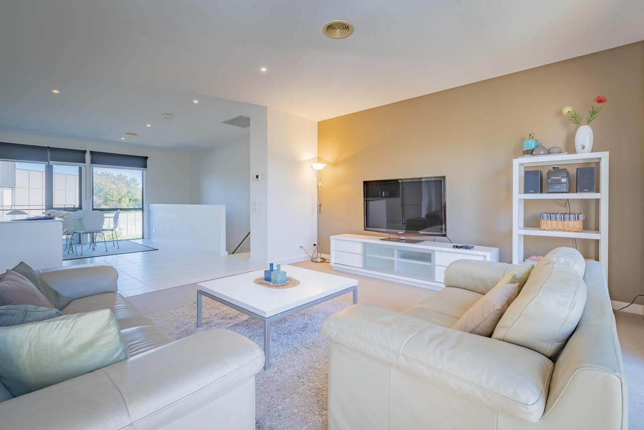 Stylish 3 Bedroom Condo - Redcliffe Tourism 1