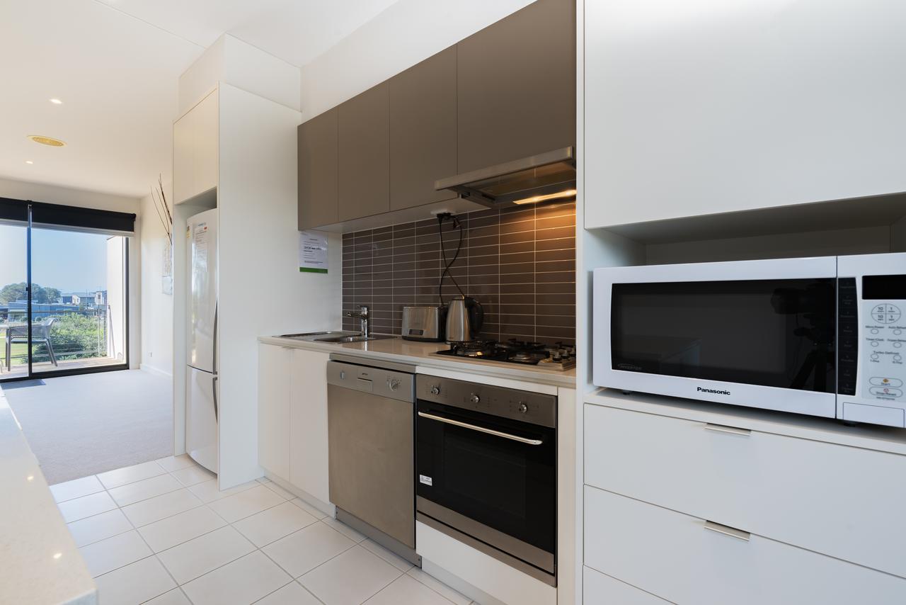 Stylish 3 Bedroom Condo - Redcliffe Tourism 10