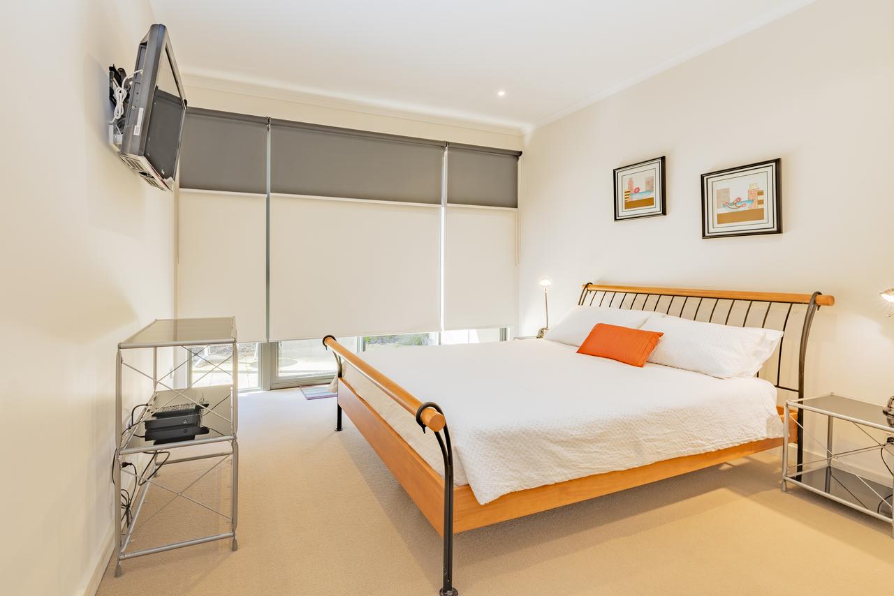 Stylish 3 Bedroom Condo - Redcliffe Tourism 19
