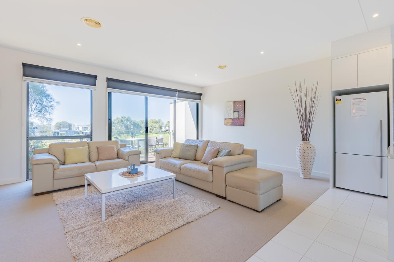 Stylish 3 Bedroom Condo - Redcliffe Tourism 16