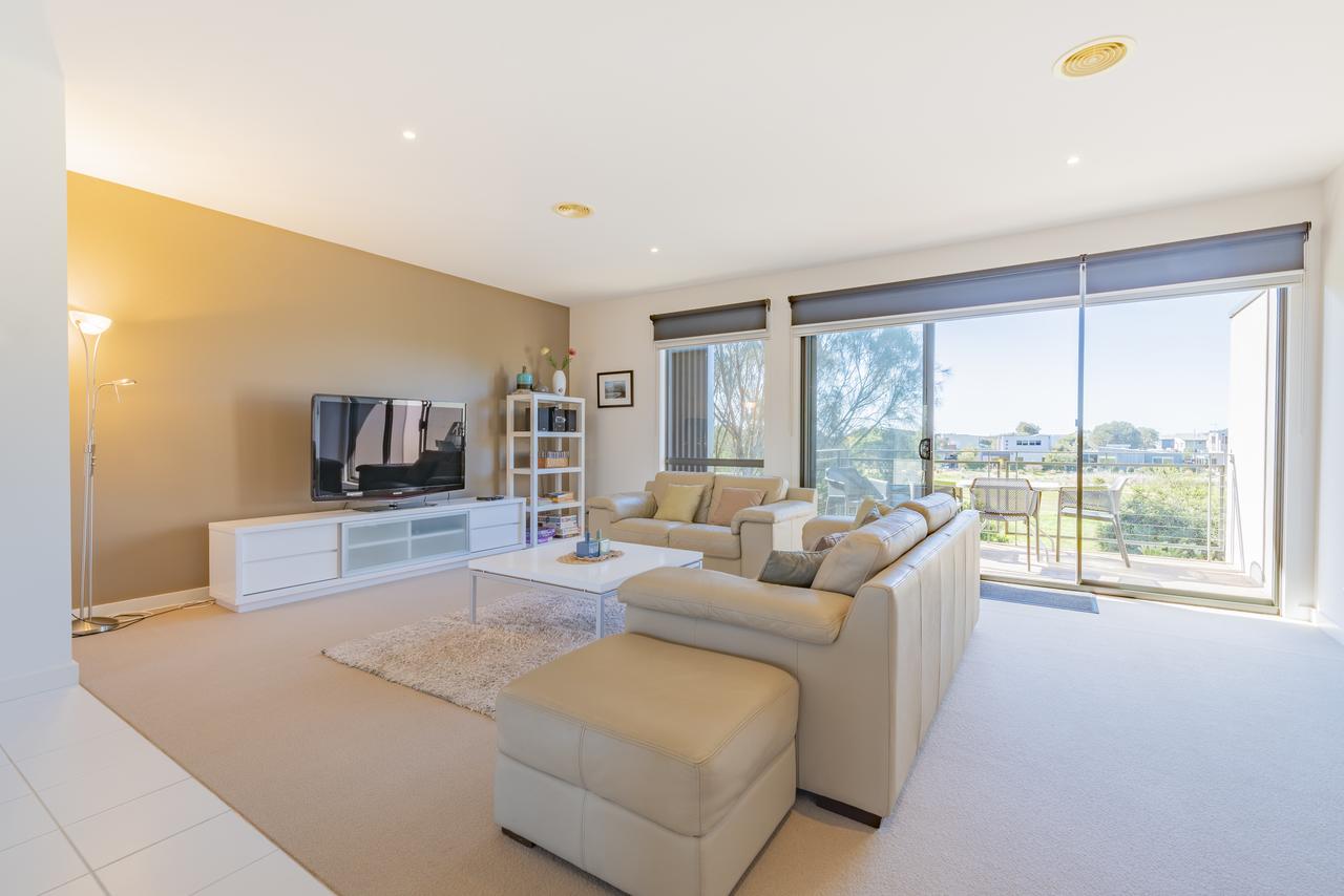 Stylish 3 Bedroom Condo - Redcliffe Tourism 15