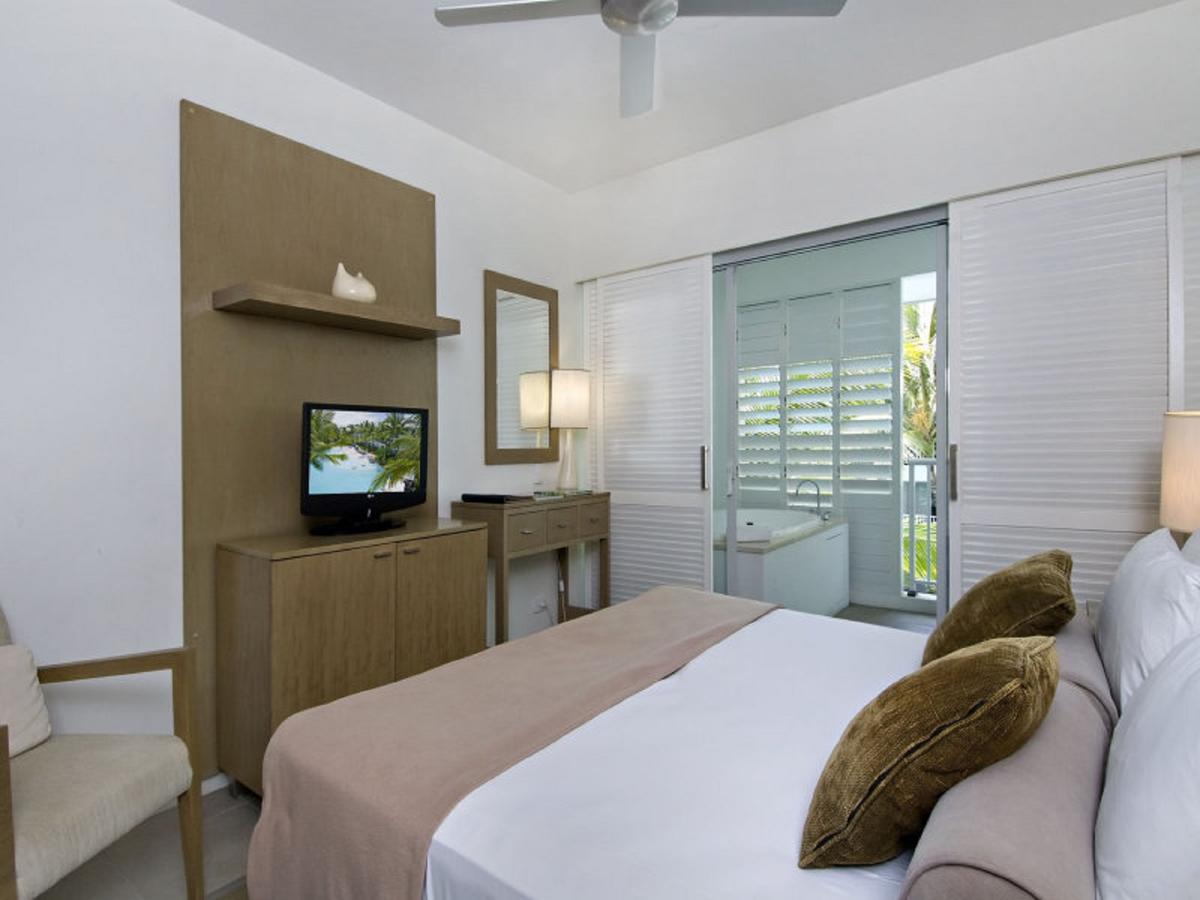 Beach Club Port Douglas 3 Bedroom Luxury Apartment - thumb 7