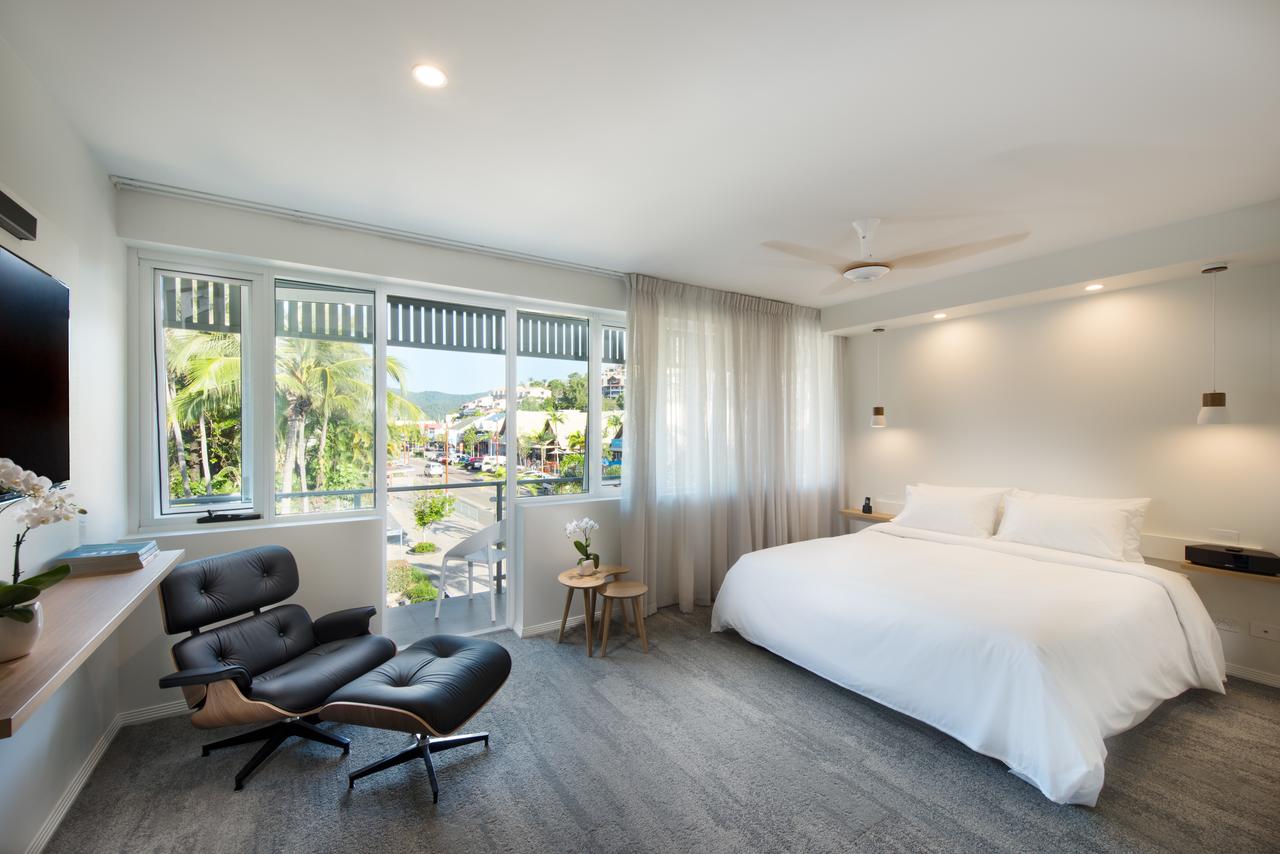 Heart Hotel and Gallery Whitsundays - Bundaberg Accommodation