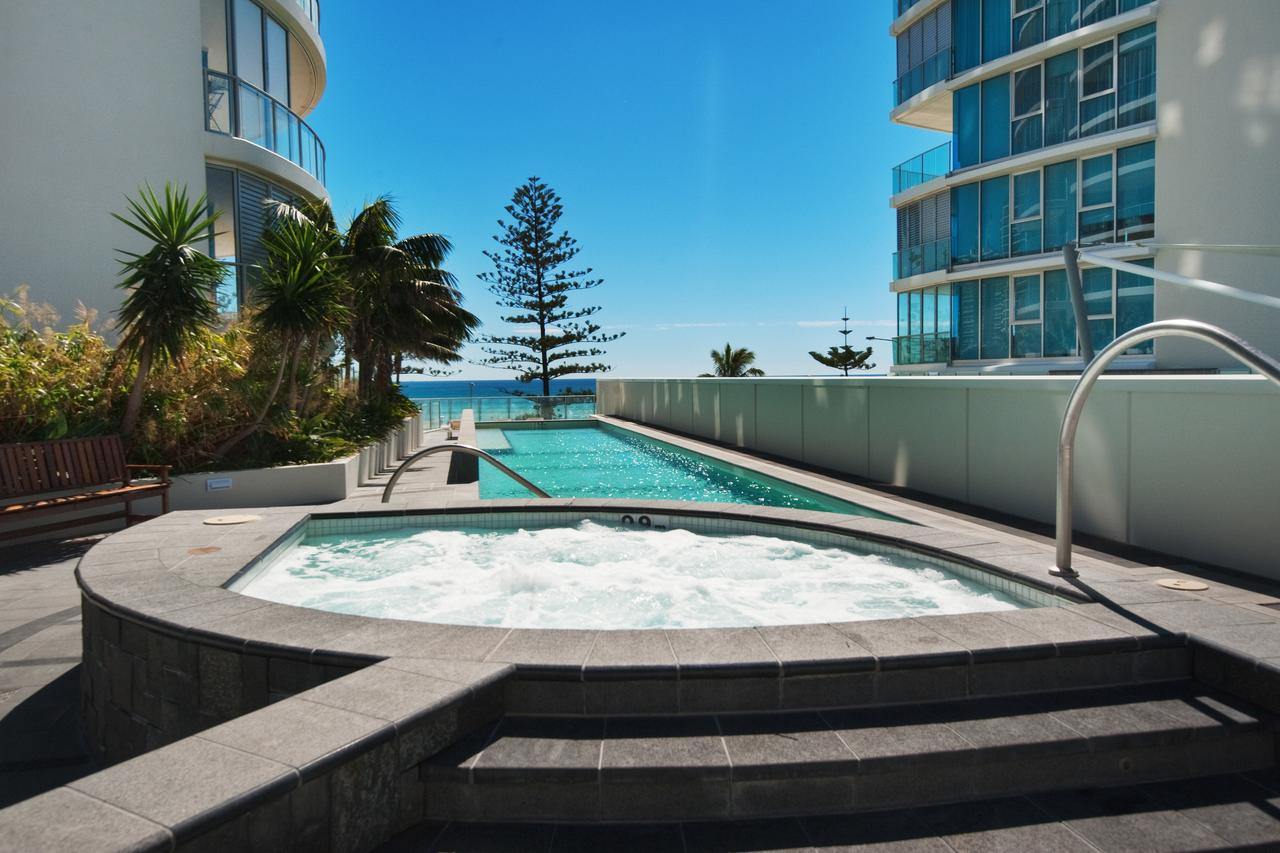 Reflection Tower Two - Accommodation in Surfers Paradise