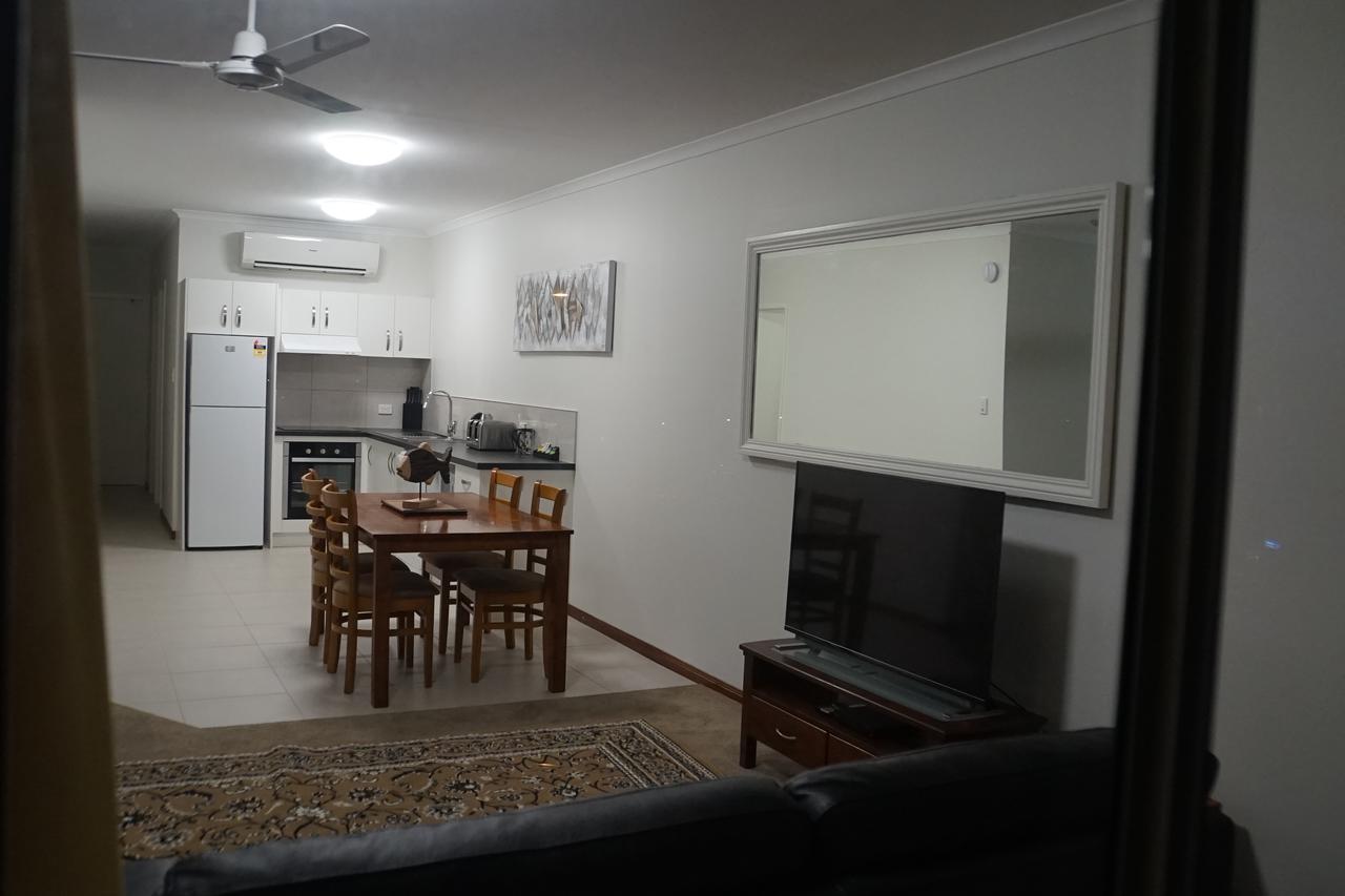 Airlie Seaview Apartments - Whitsundays Accommodation 8