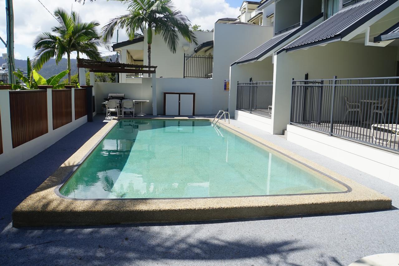 Airlie Seaview Apartments - Whitsundays Accommodation 17