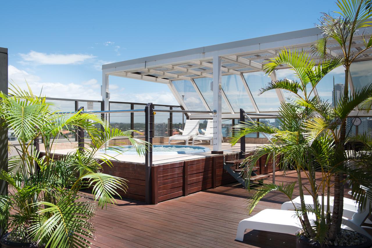 Tiki Hotel Apartments Surfers Paradise - Goulburn Accommodation