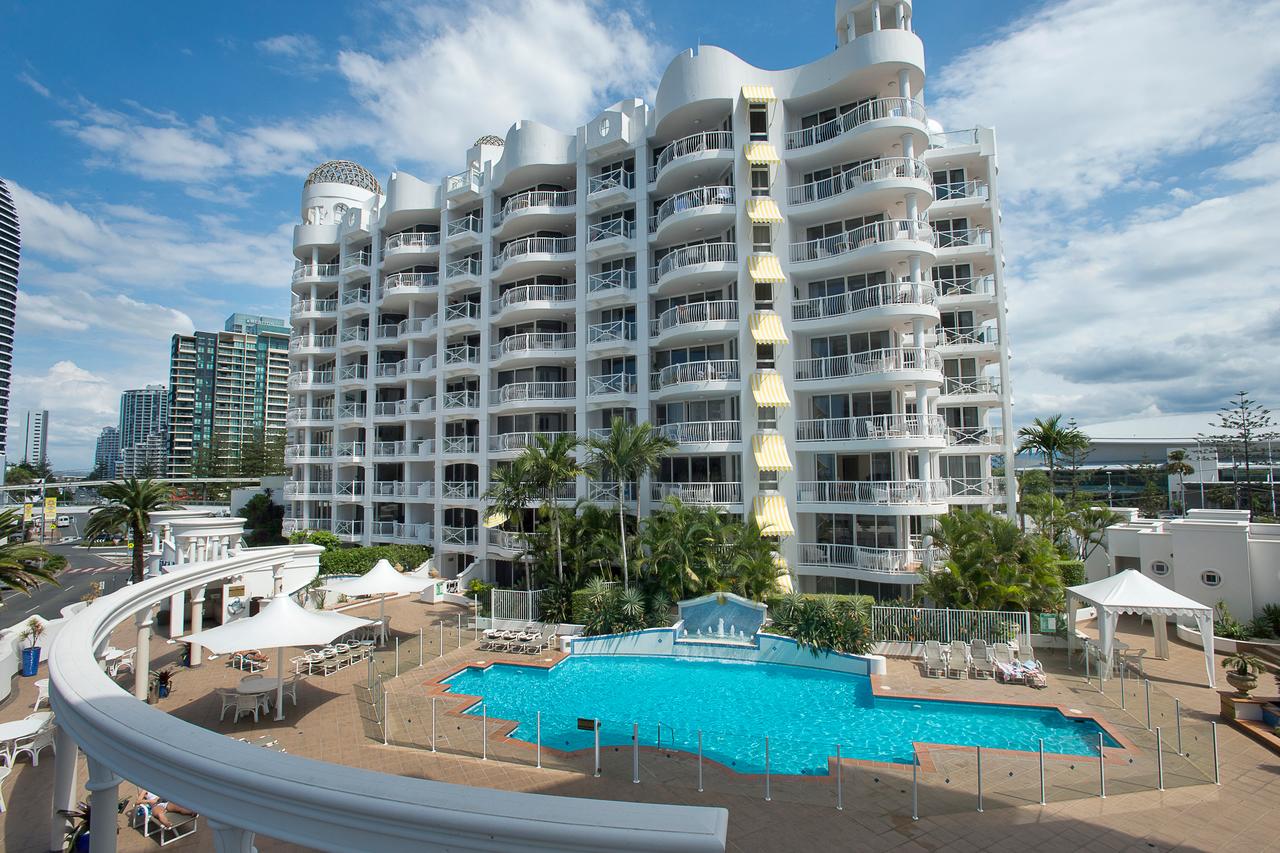 Broadbeach Holiday Apartments - Accommodation Airlie Beach