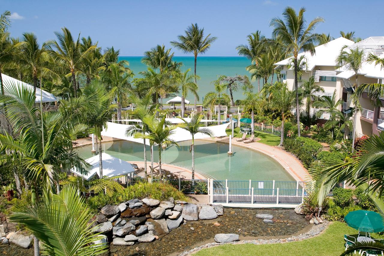 Coral Sands Beachfront Resort - Accommodation Daintree