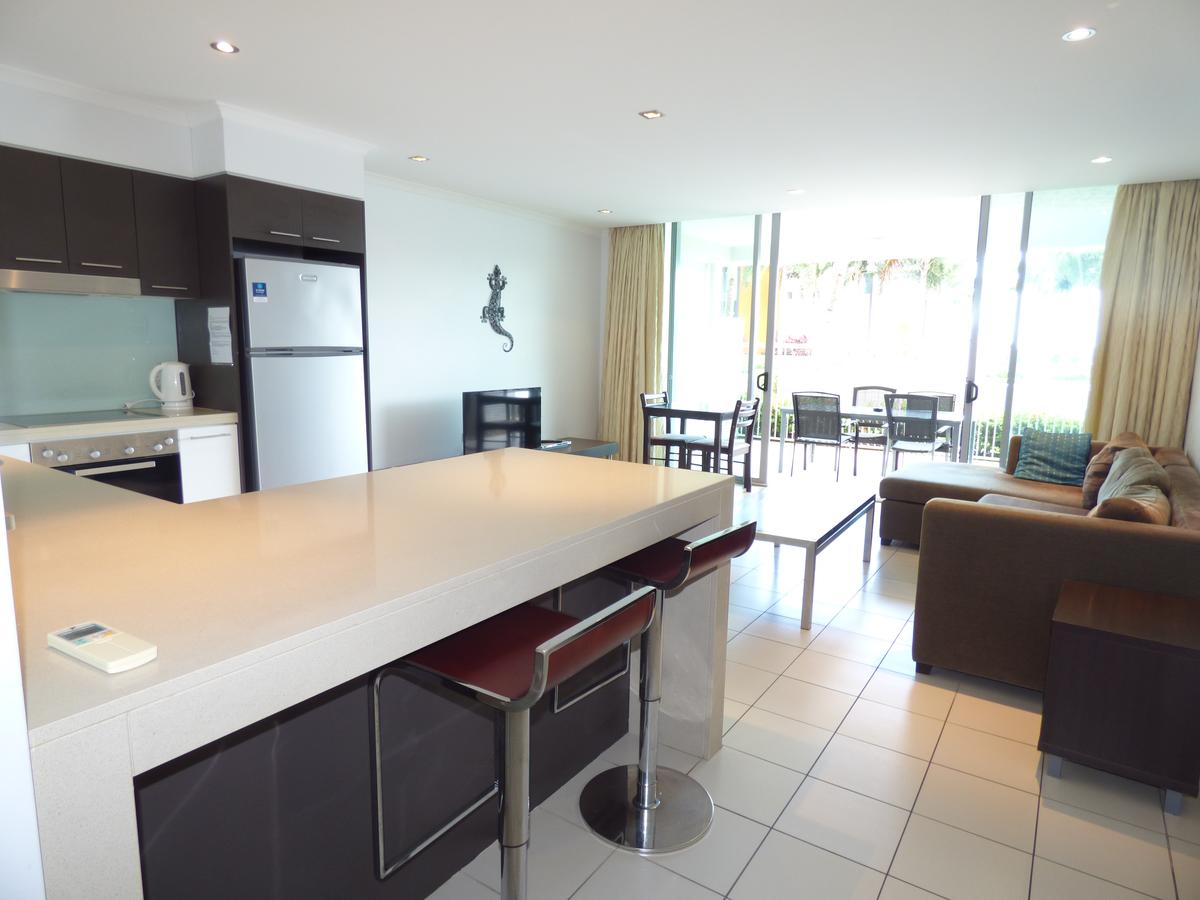 Marina View Apartment - Redcliffe Tourism 2