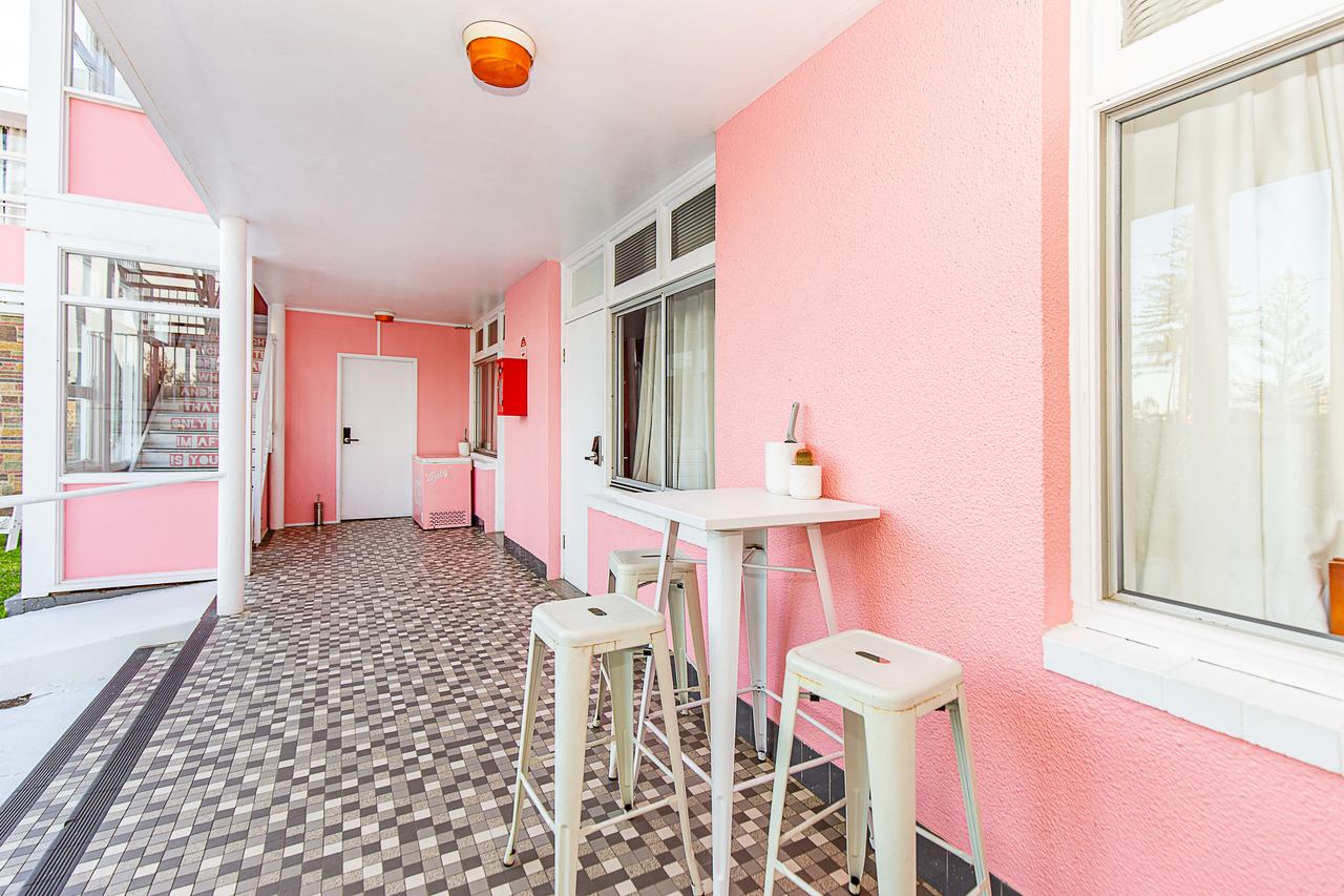 The Pink Hotel Coolangatta - thumb 3