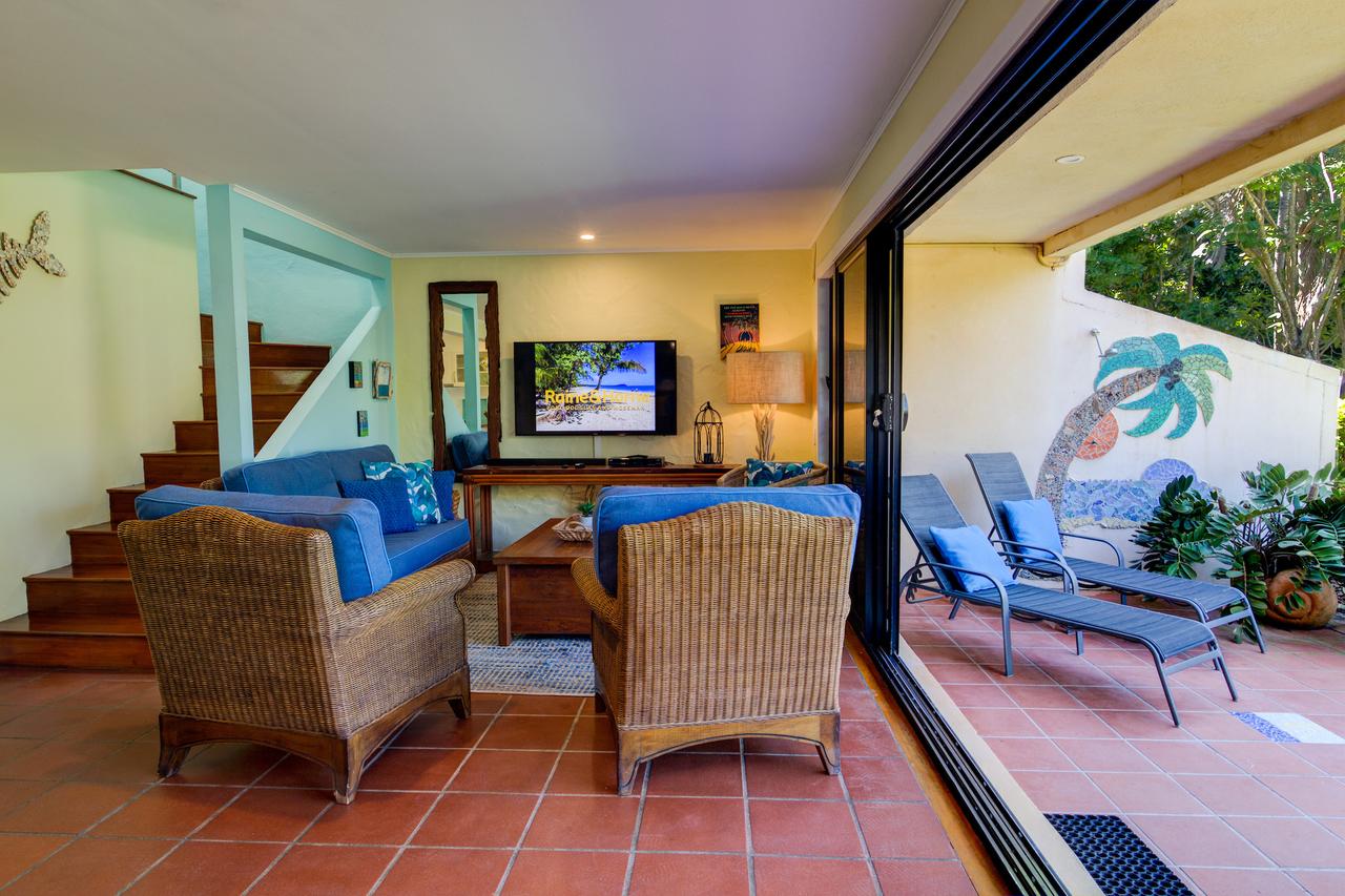 Number 2 On The Beach | Beautiful Beachfront Villa - Redcliffe Tourism 4