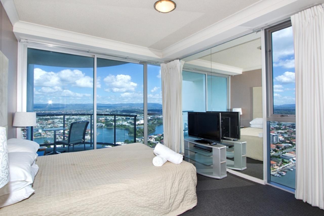 The Towers Of Chevron Renaissance - Holidays Gold Coast - Accommodation in Surfers Paradise 8