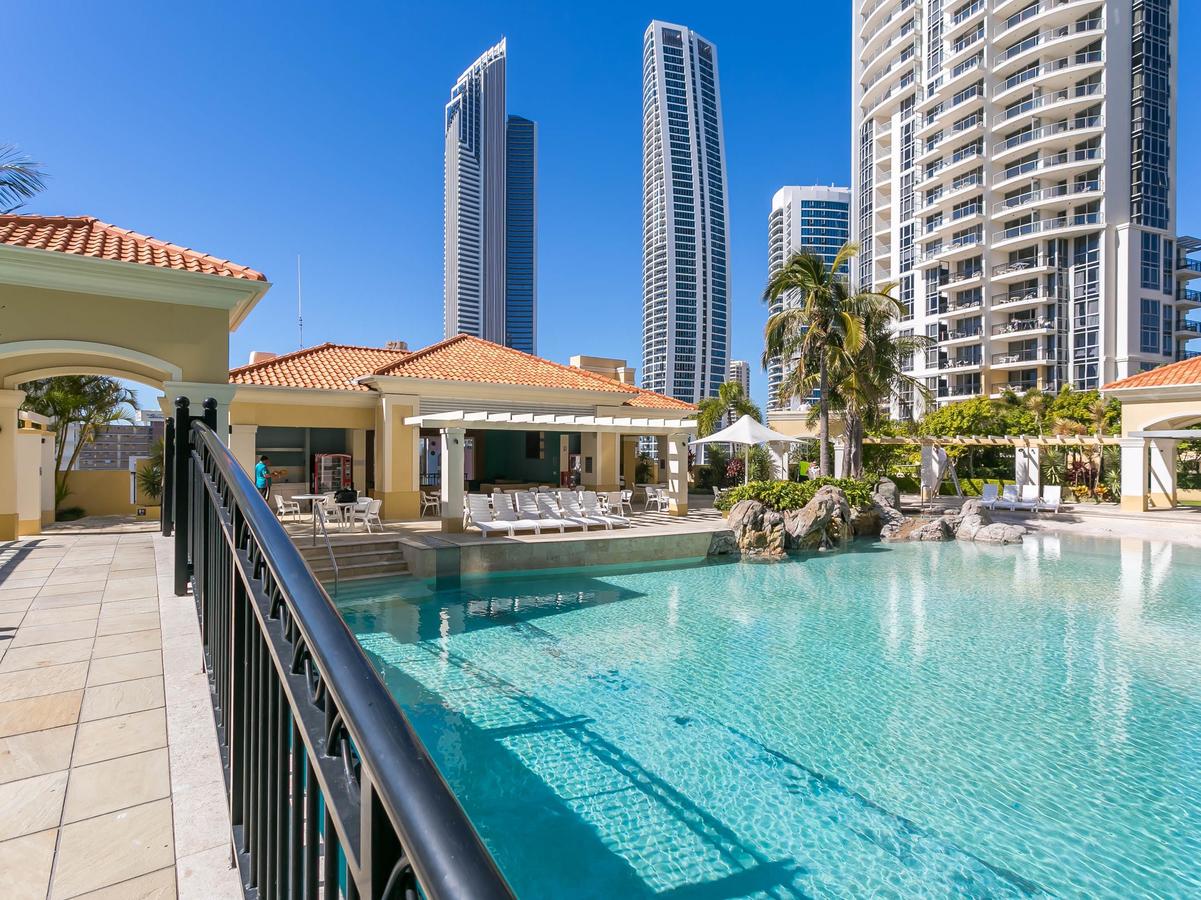 Towers Of Chevron - Private Apartment - Surfers Gold Coast 11