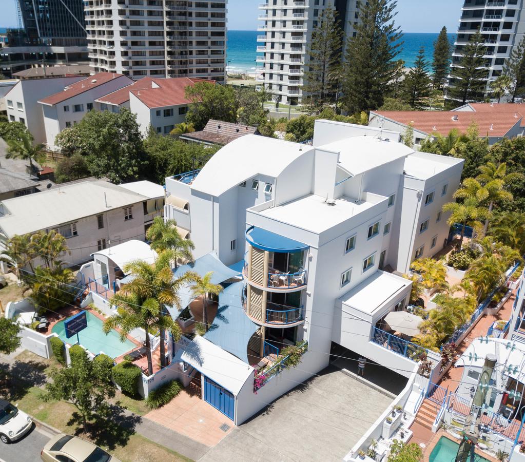 Surfers Beach Resort One - QLD Tourism 34