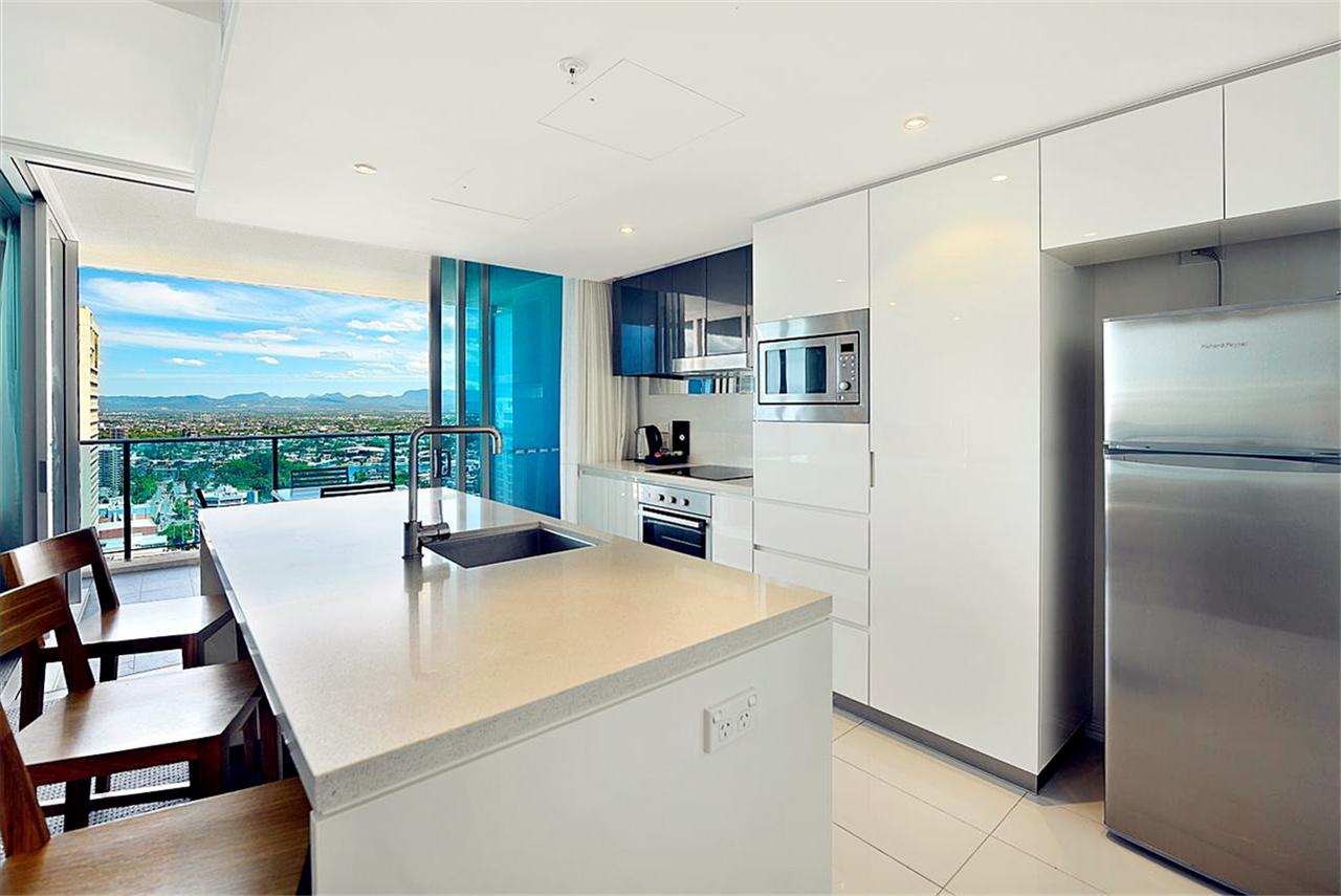 Luxury Residence Surfers Paradise Five Star Apartment - thumb 14