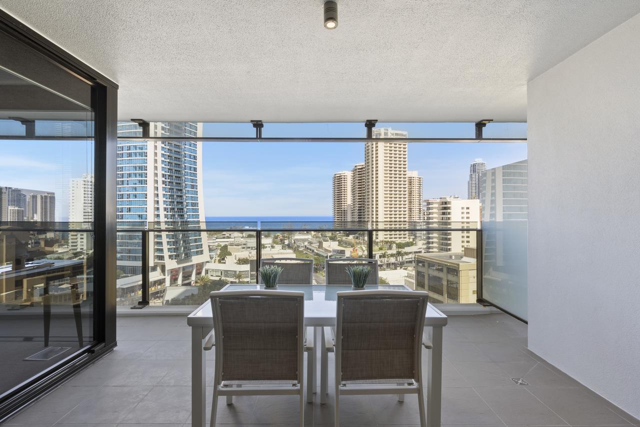 Circle On Cavill - GCLR - Accommodation in Surfers Paradise 2