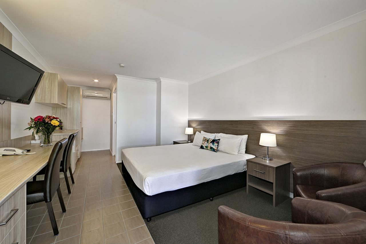 Smart Motels Bert Hinkler - New South Wales Tourism 