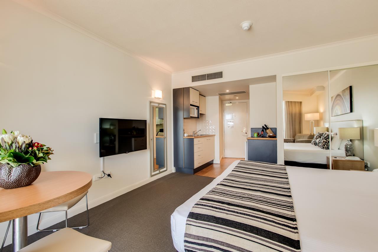 Central Cosmo Apartment Hotel - Brisbane Tourism 4