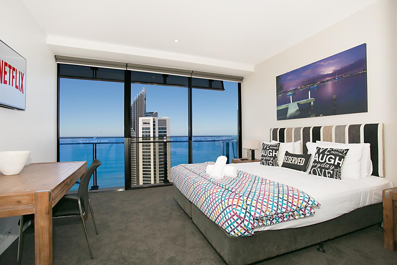 Circle | 2, 3, 4 & 5 Bedroom SkyHomes & Sub Penthouses by Gold Coast Holidays