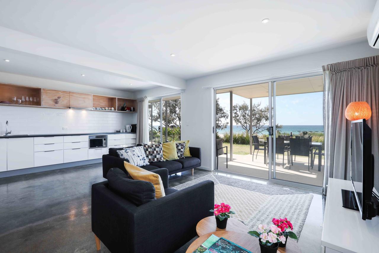 Sandbox Luxury Beach Front Apartments - thumb 5
