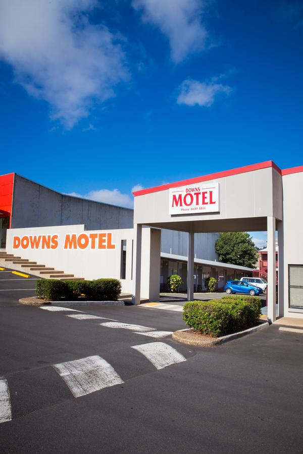 Downs Motel - thumb 1