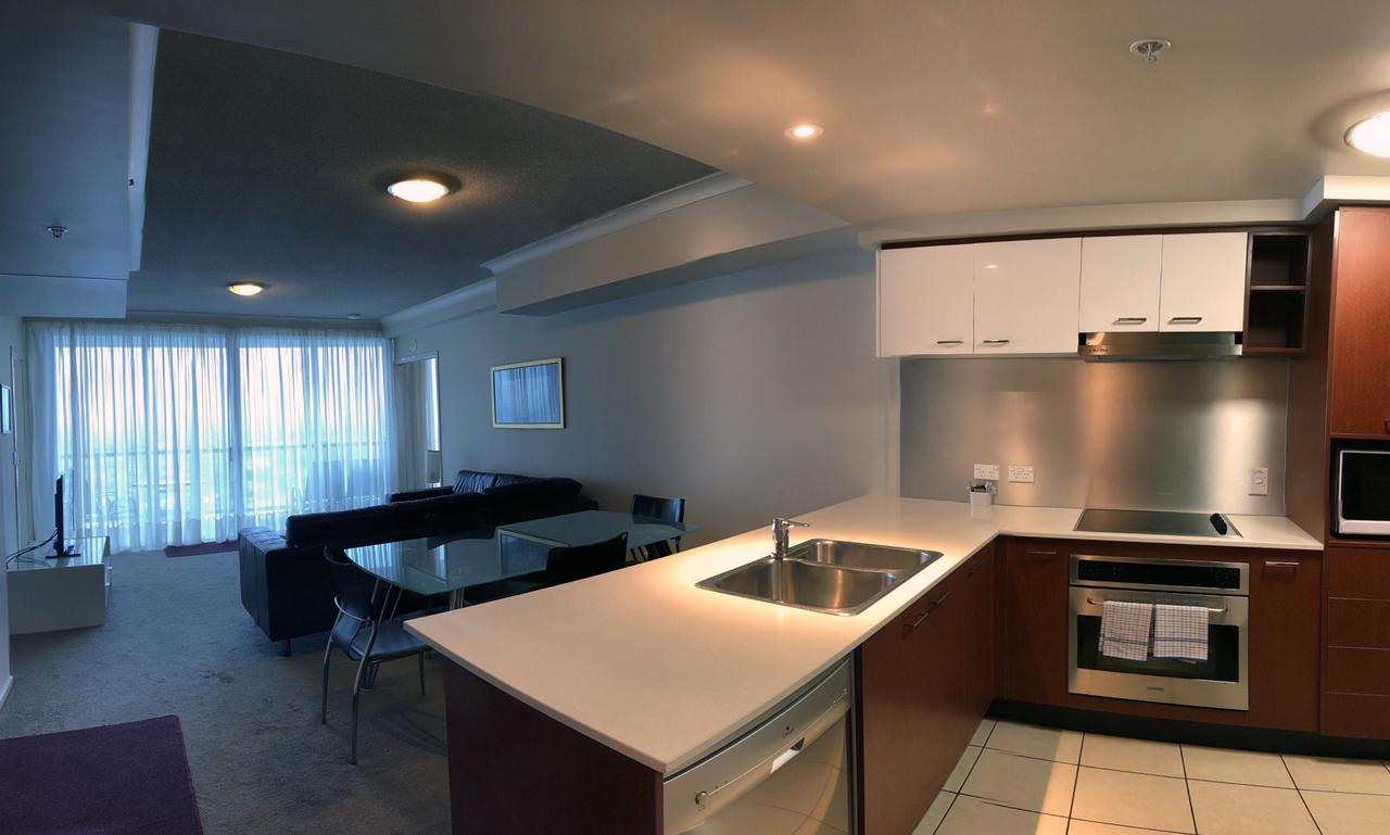 Private 2 Bedroom Apartment @ Chevron Towers - Redcliffe Tourism 4