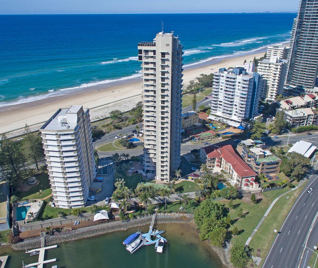 Capricorn One Beachside Holiday Apartments - Official - Accommodation QLD 0