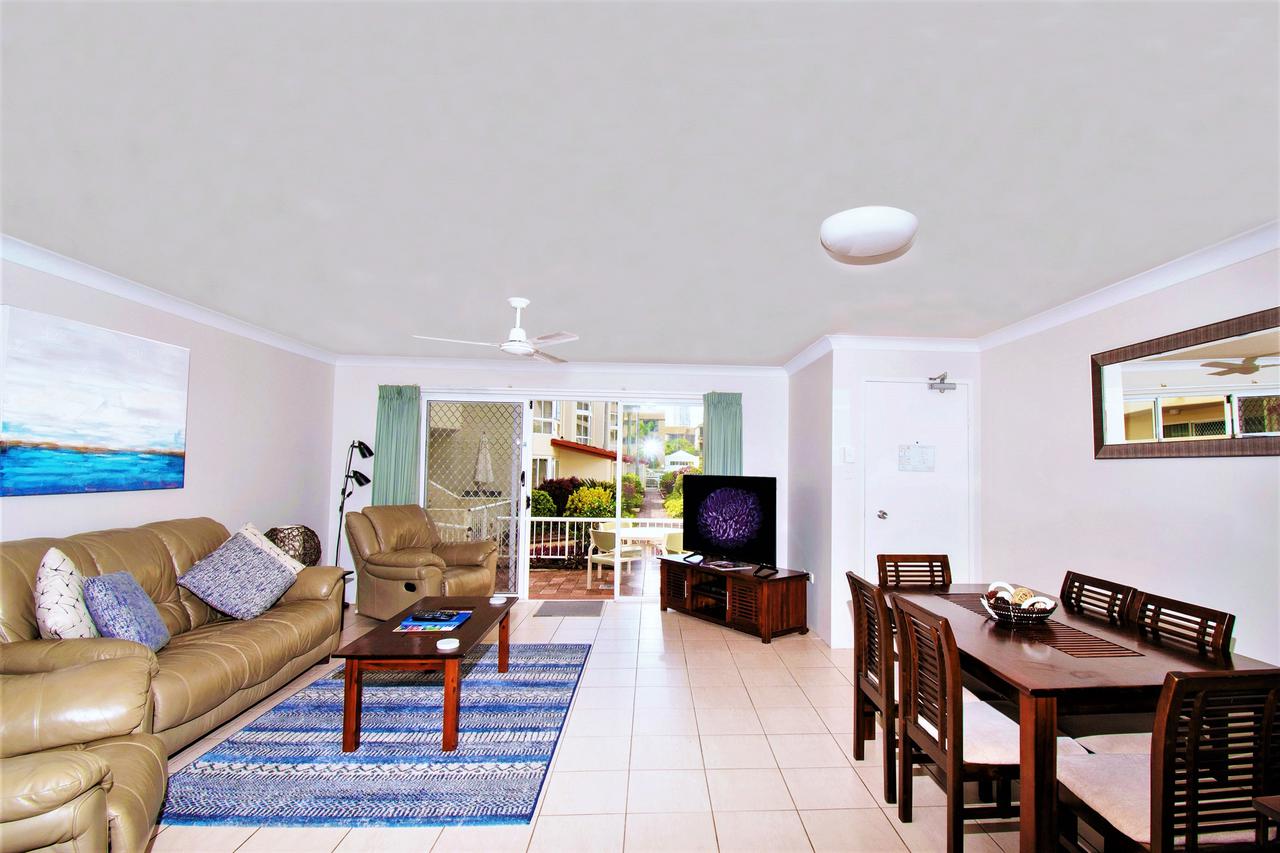 Key Largo Holiday Apartments - Palm Beach Accommodation 12