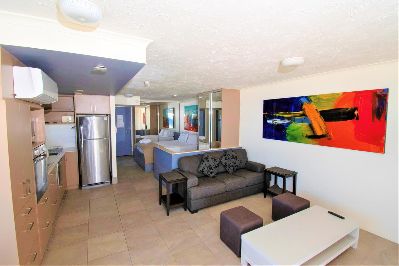 Equinox Resort - Palm Beach Accommodation 5