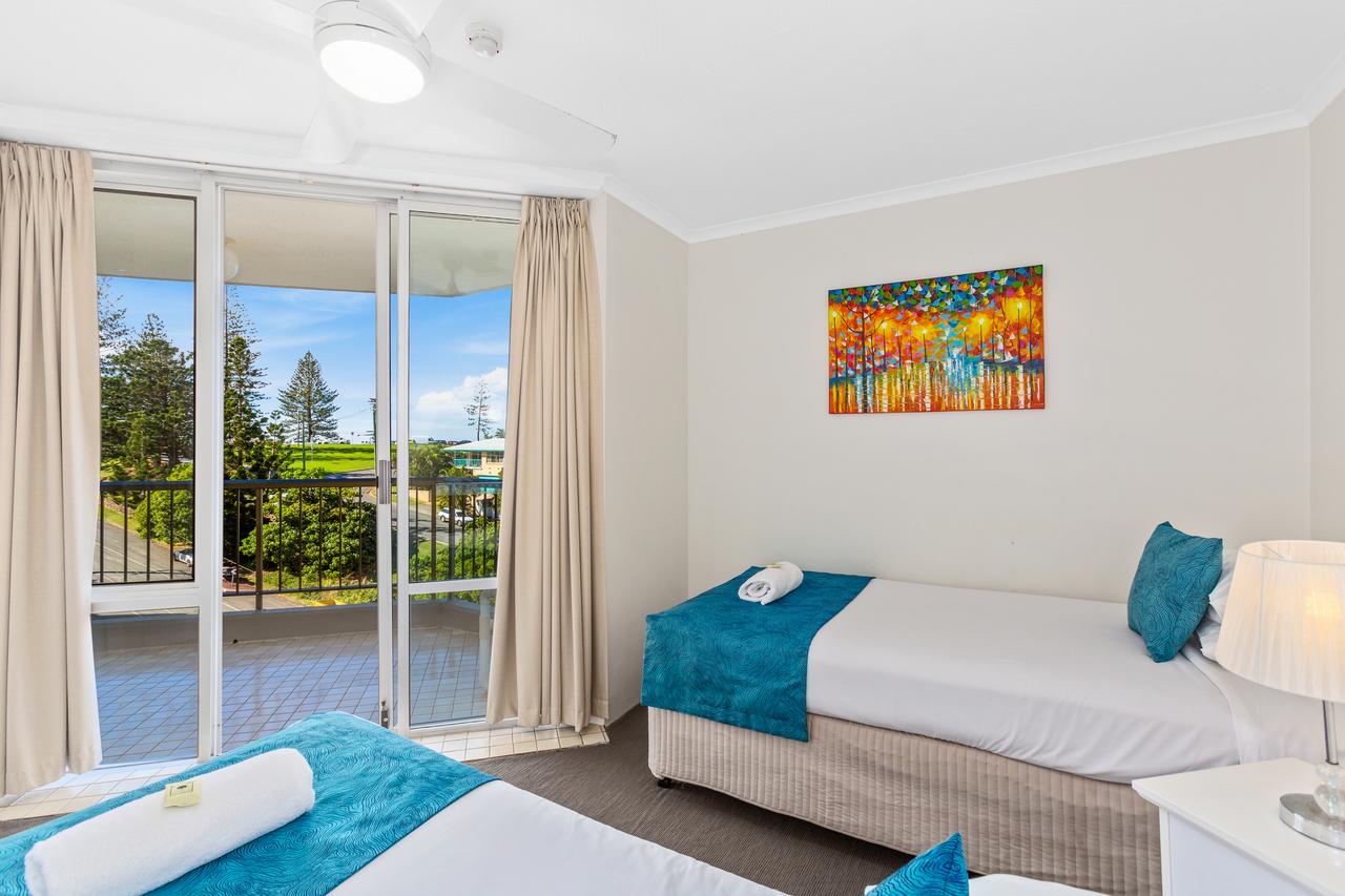 Rainbow Commodore Apartments - Accommodation QLD 27
