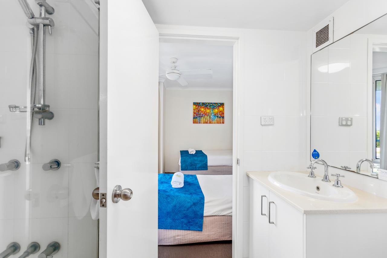 Rainbow Commodore Apartments - Accommodation QLD 28