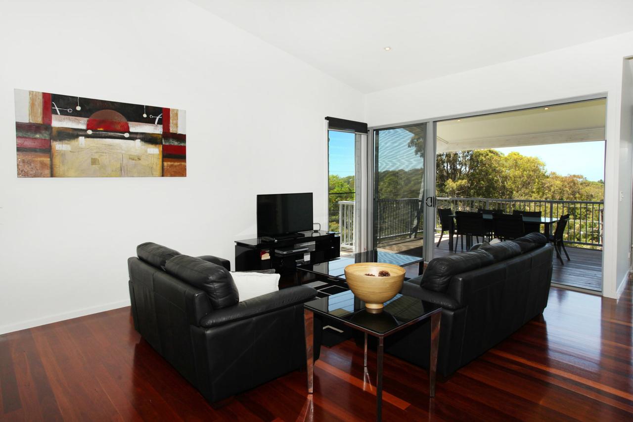 224 Centenary Heights Road Coolum Beach, 500 Dollar Bond, Linen Included - thumb 5