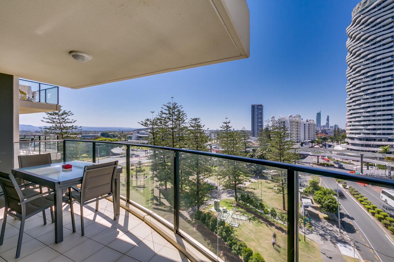 Broadbeach On The Park, 3 Bed Ocean - We Accommodate - Accommodation ACT 10