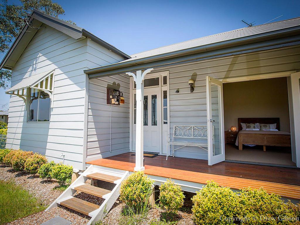 Wine Country Cottage located right at the Hunter Valley gateway close to everything - Accommodation Airlie Beach