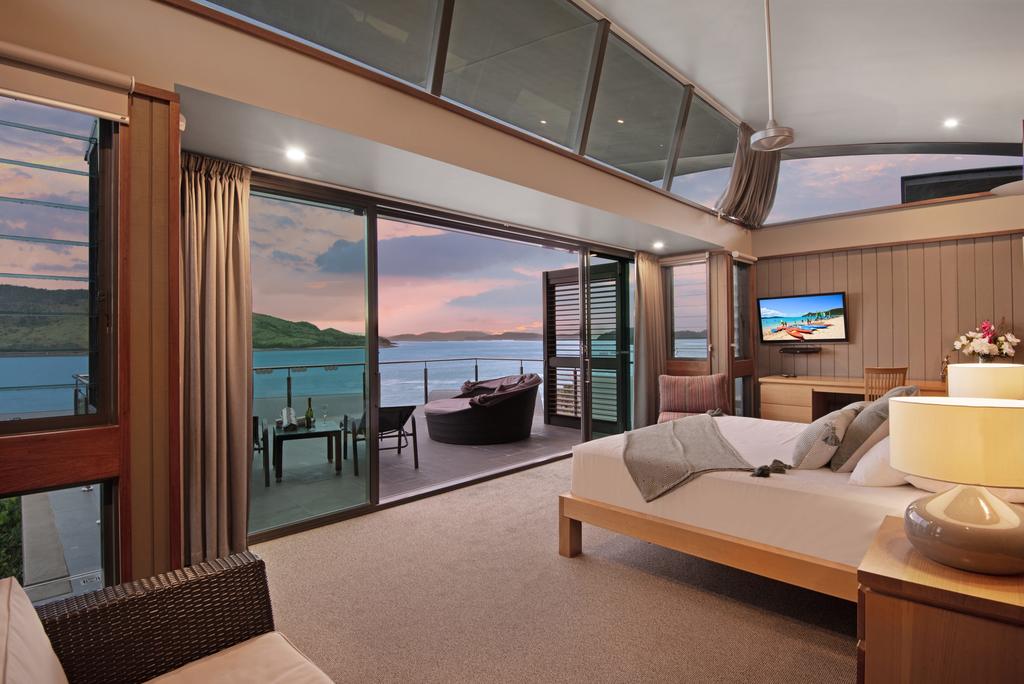 Yacht Club Villa 33 - Serenity - 4 Bedroom 4 Bathroom House Ocean Views 2 Buggies - thumb 0