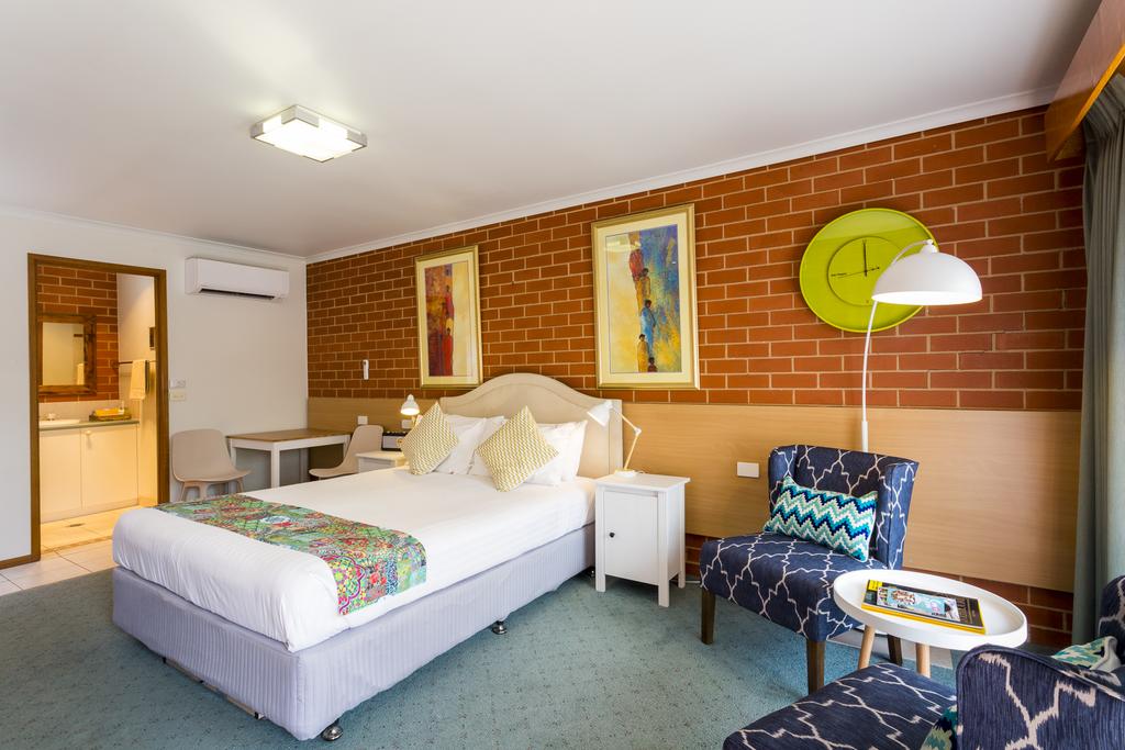 Yackandandah Motor Inn - New South Wales Tourism 