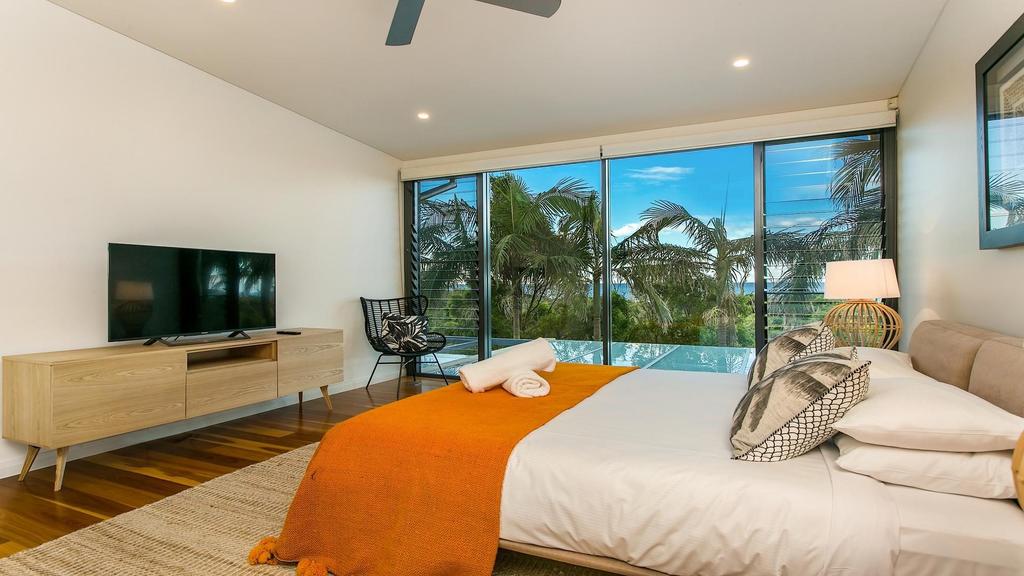 Your Luxury Escape - Kiah 11 Beach House Ocean Views - Darwin Tourism 1