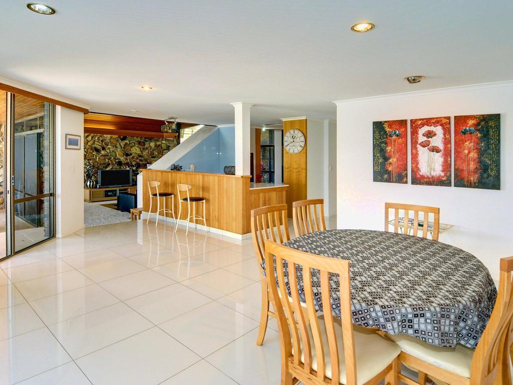 Yulunga 20 - 4 BDRM Canal Home With Pool - Accommodation Mooloolaba 2