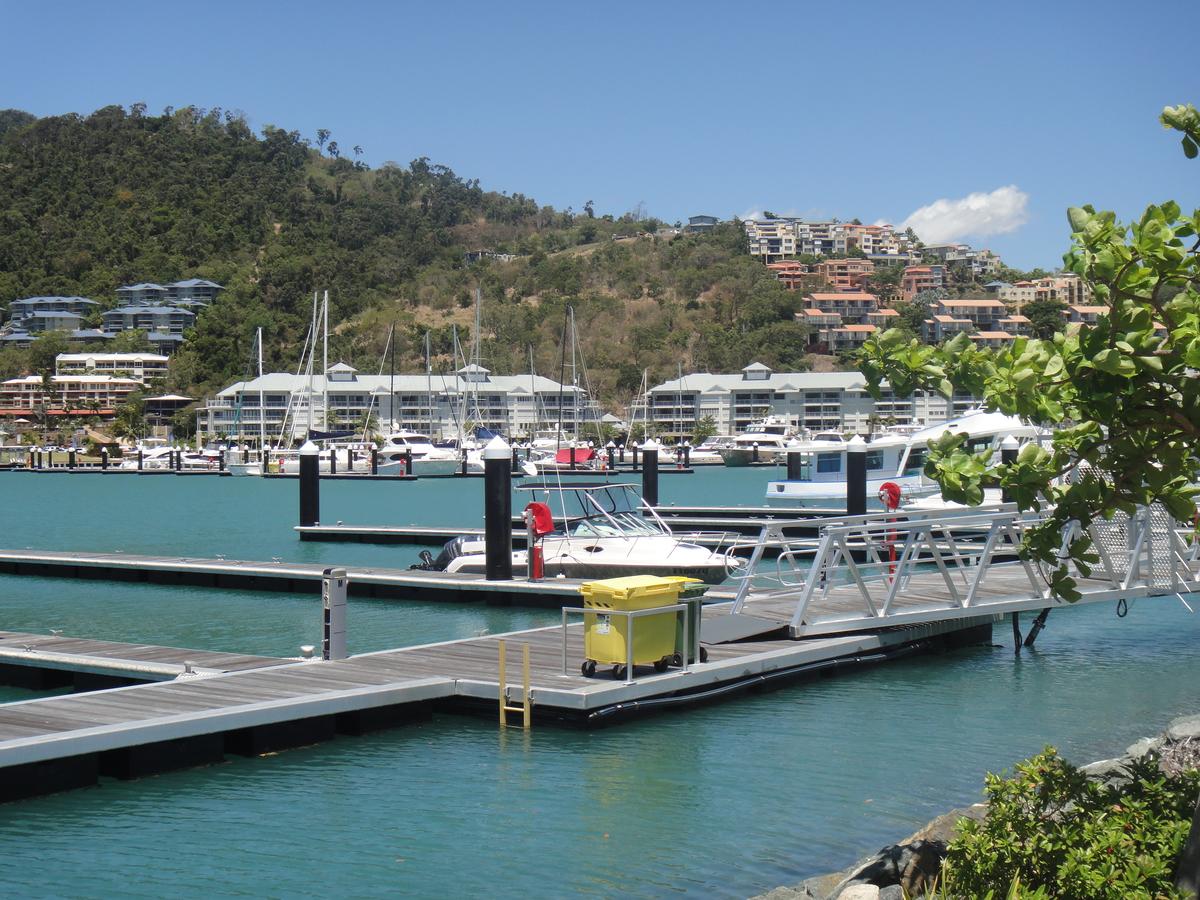 Boathouse Port Of Airlie - Accommodation Airlie Beach 4