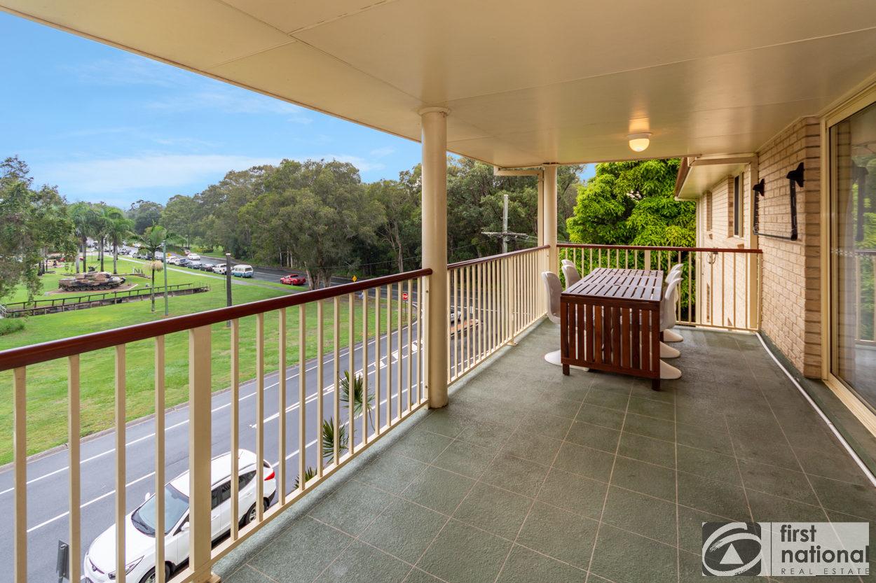 Immaculate Spacious Second Floor Unit Overlooking Pristine Parklands - thumb 2