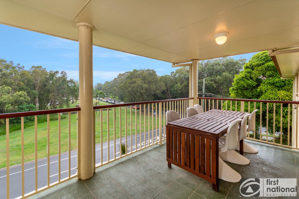 Immaculate Spacious Second Floor Unit Overlooking Pristine Parklands - Accommodation ACT 0