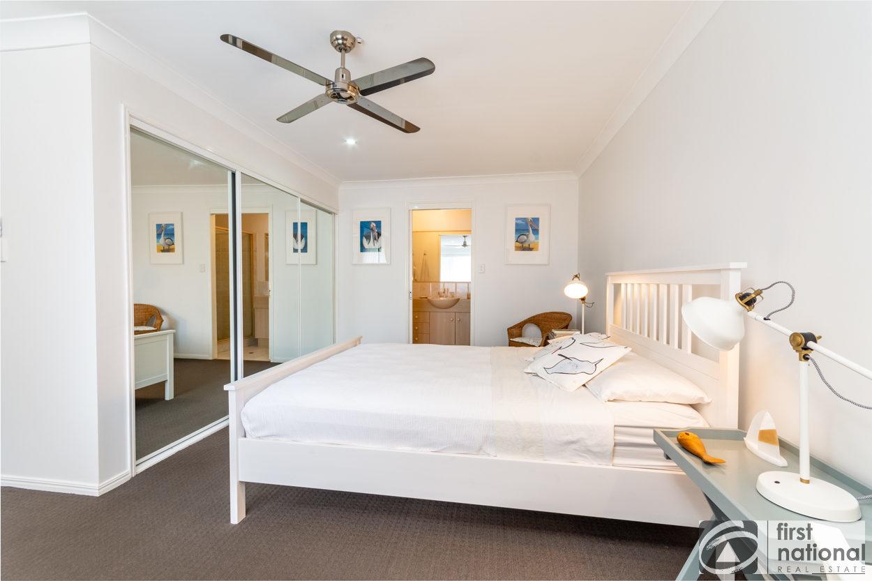 Immaculate Spacious Second Floor Unit Overlooking Pristine Parklands - Accommodation ACT 11